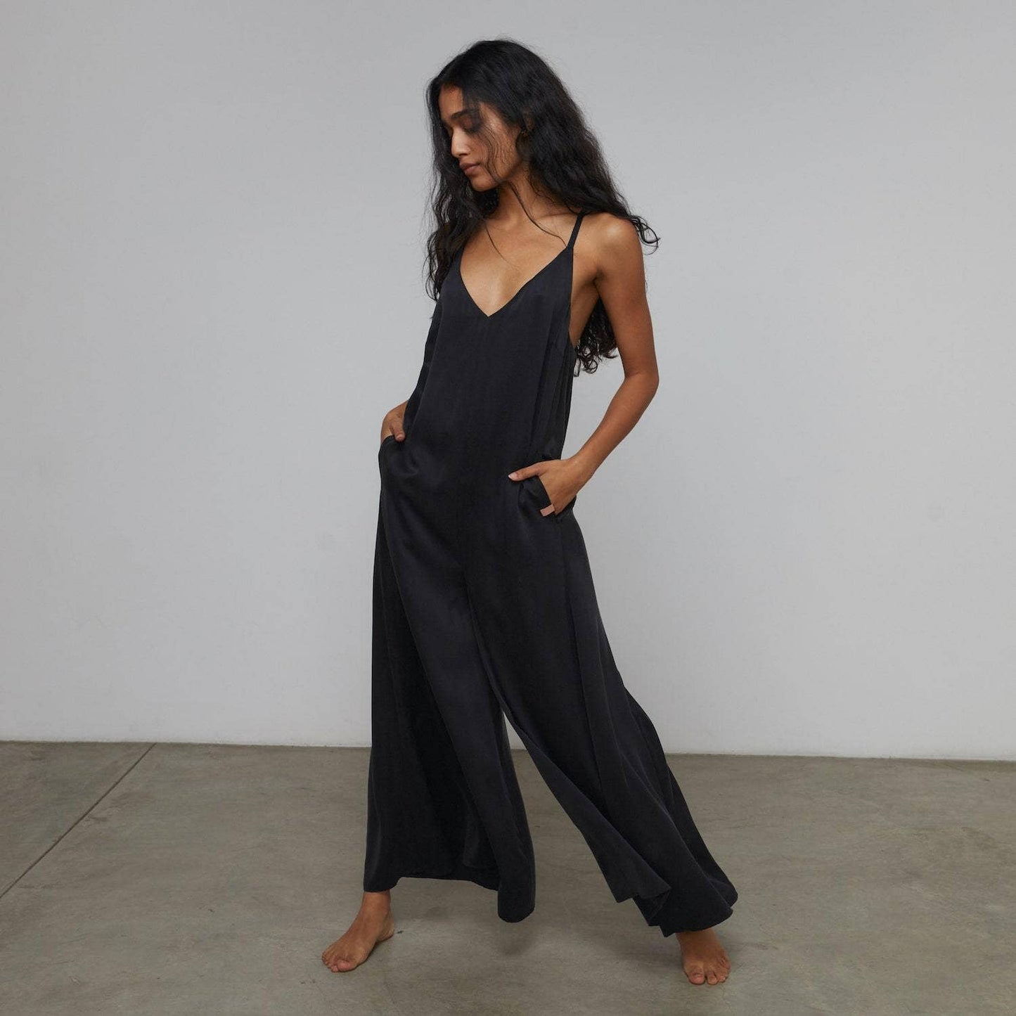 SILK ELASTIC STRAP JUMPSUIT