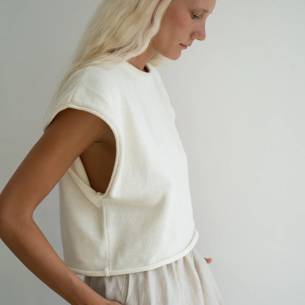 
                  
                    NORA KNIT VEST
                  
                