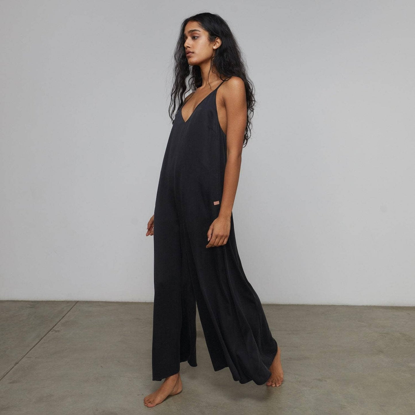 SILK ELASTIC STRAP JUMPSUIT