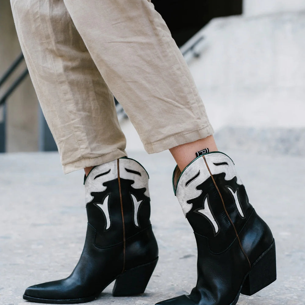 
                  
                    TEXAN ANKLE BOOT
                  
                